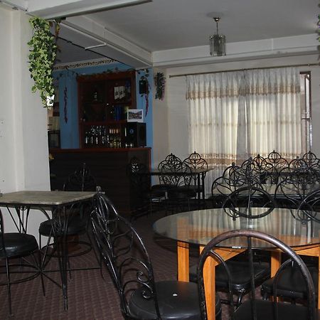 Hotel Api Катманду Екстериор снимка