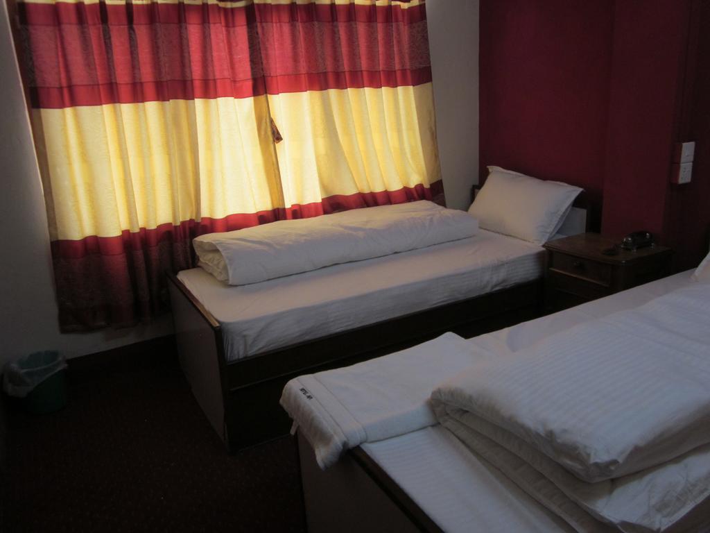 Hotel Api Катманду Екстериор снимка